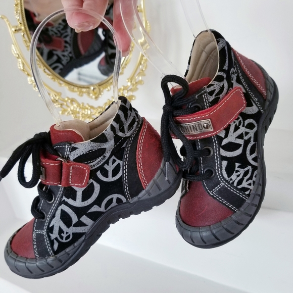 MOSCHINO Trendy Toddler Sneaker Booties - Picture 3 of 7
